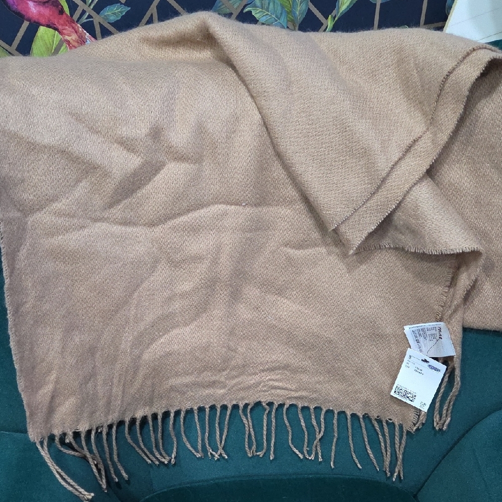 NWT H&M Cozy Tan Scarf